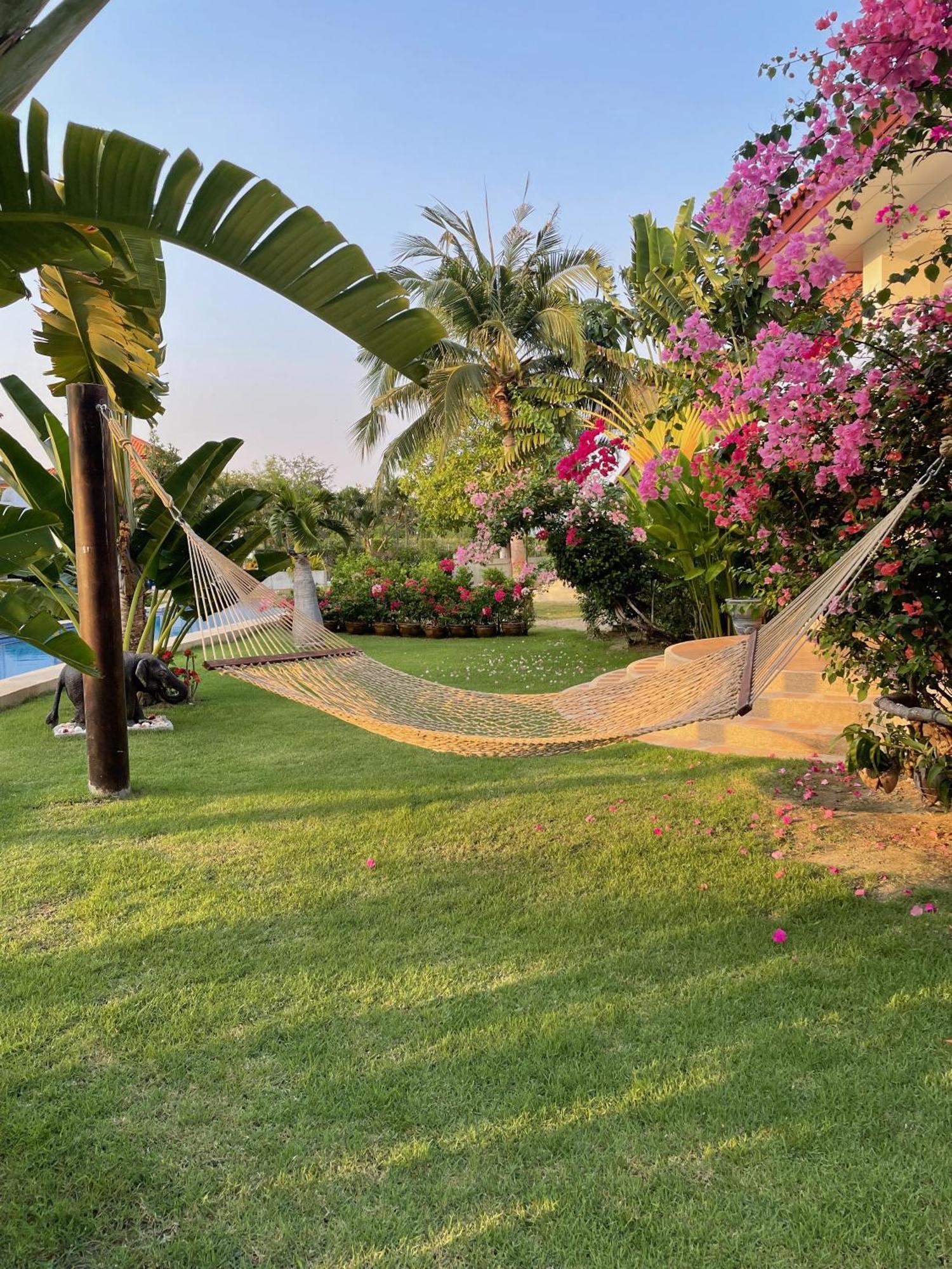 Villa Bougainvillea Hua Hin Exterior photo